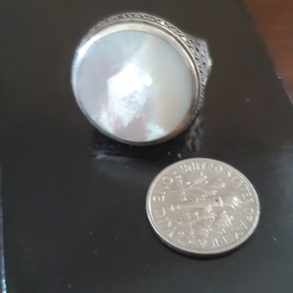 VINTAGE STERLING SILVER MOTHER OF PEARL RING - Picture 7 of 7